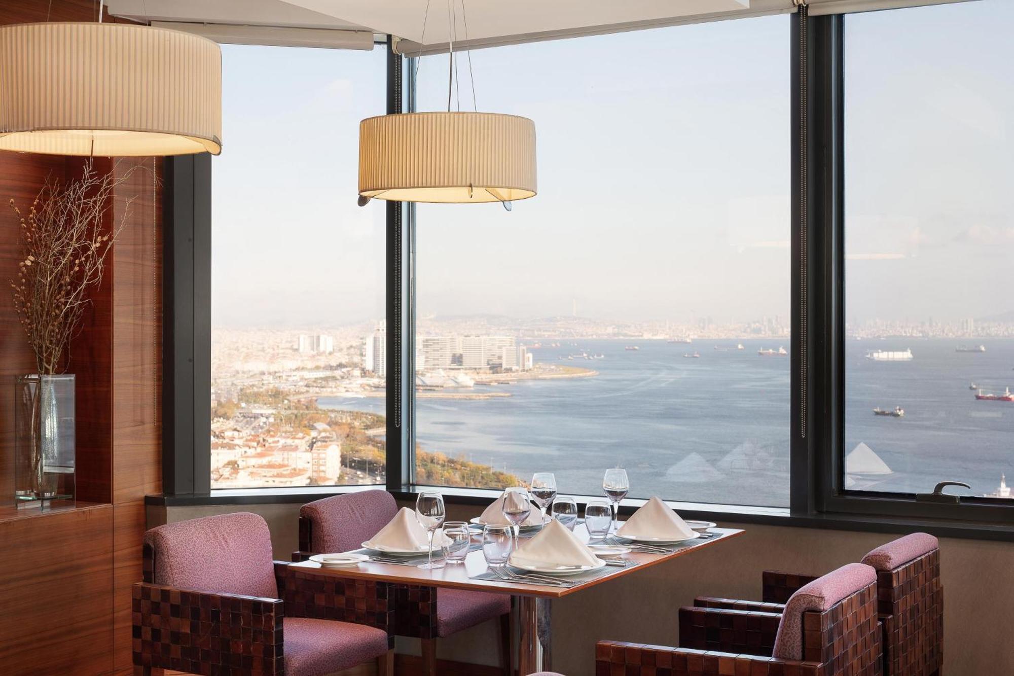 Executive Suite Club Lounge Access Sea View