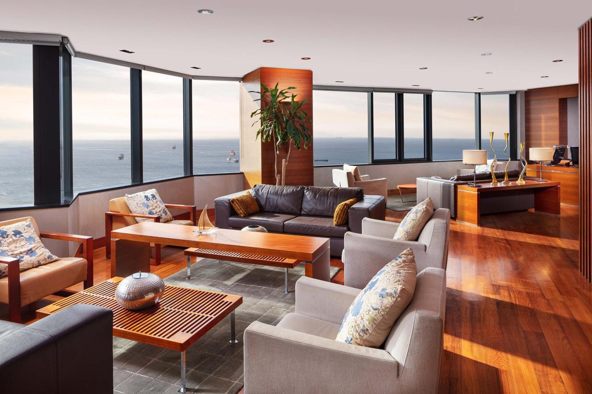 Executive Suite Club Lounge Access Sea View